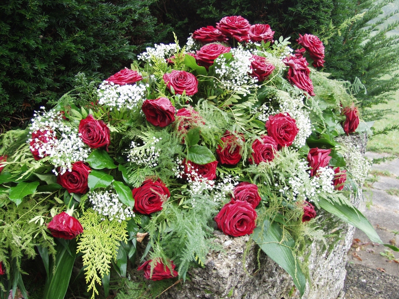 funeraire-PEYMEINADE-min_roses-61203